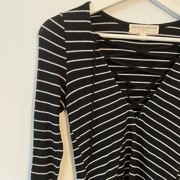 𝅺Urban Outfitters Lace Up Top - Picture 4 of 12